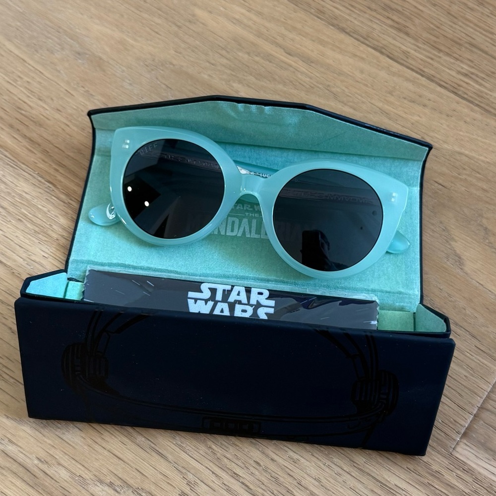 Star Wars x DIFF Grogu Sunglasses